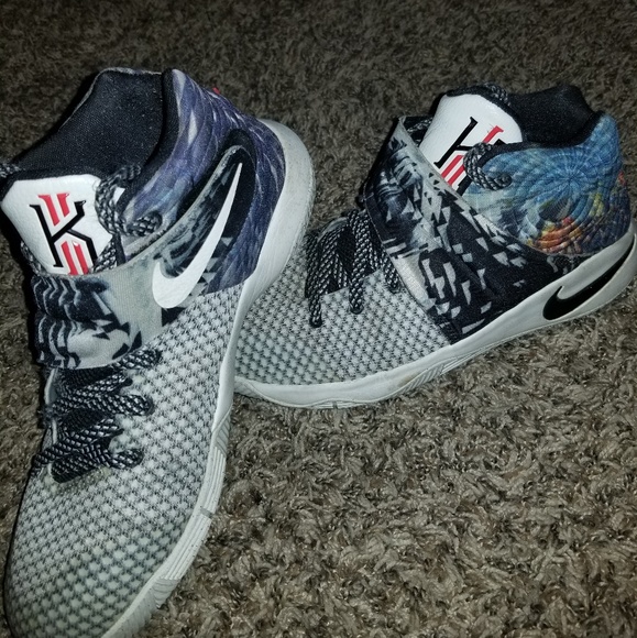 Shoes - Picture 2 of 4